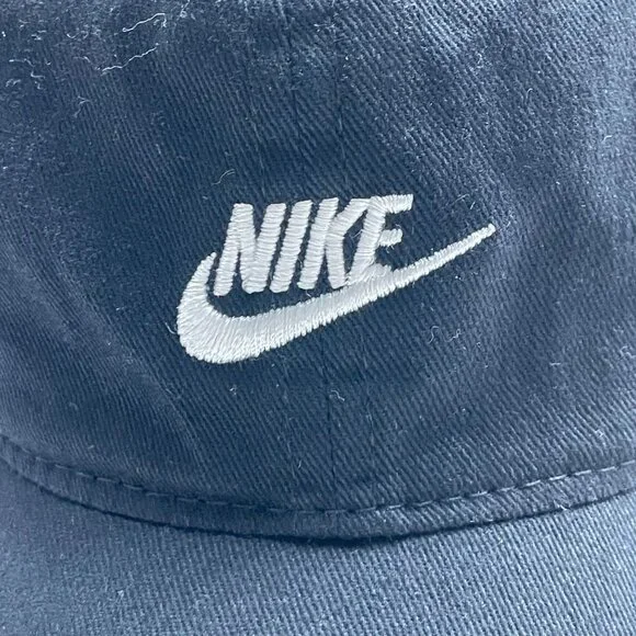 Nike Boys Black hat Size (4-7) - Picture 2 of 6
